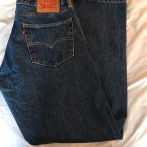 Men’s Levi never worn 505 size 33/32